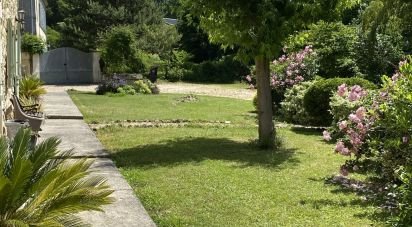 Maison de village 11 pièces de 263 m² à Fargues-Saint-Hilaire (33370)