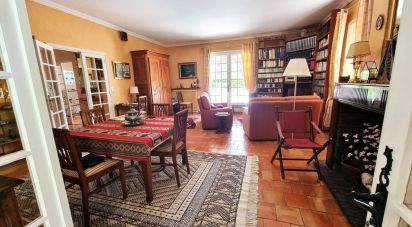 House 8 rooms of 230 m² in Bergerac (24100)