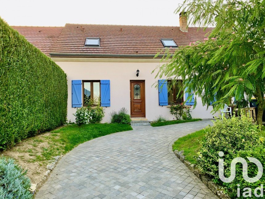 Traditional house 6 rooms of 135 m² in Omerville (95420)