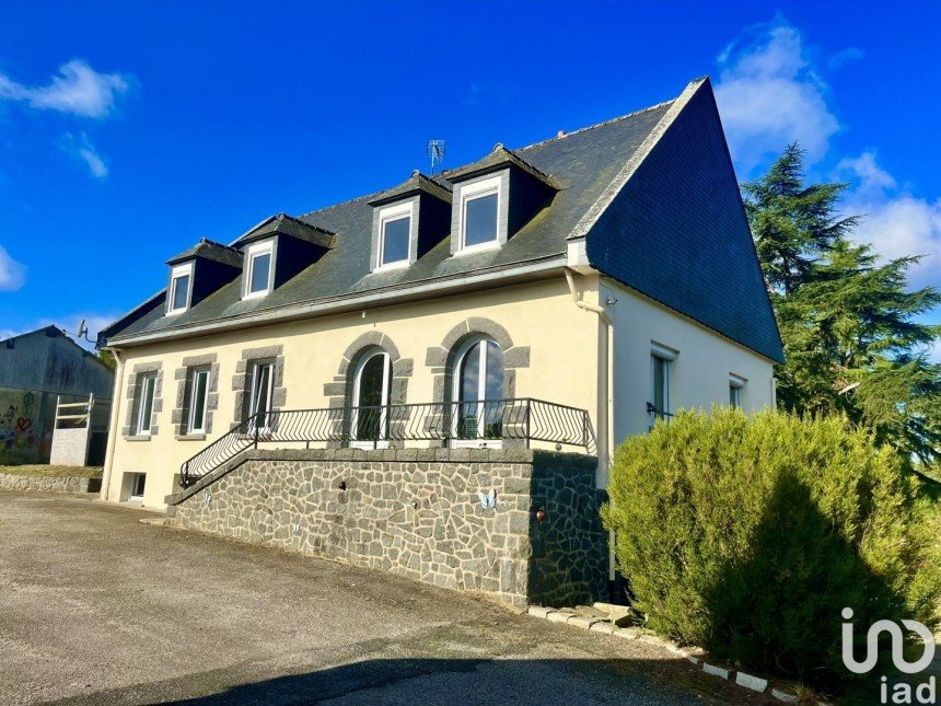 House 9 rooms of 196 m² in Merléac (22460)