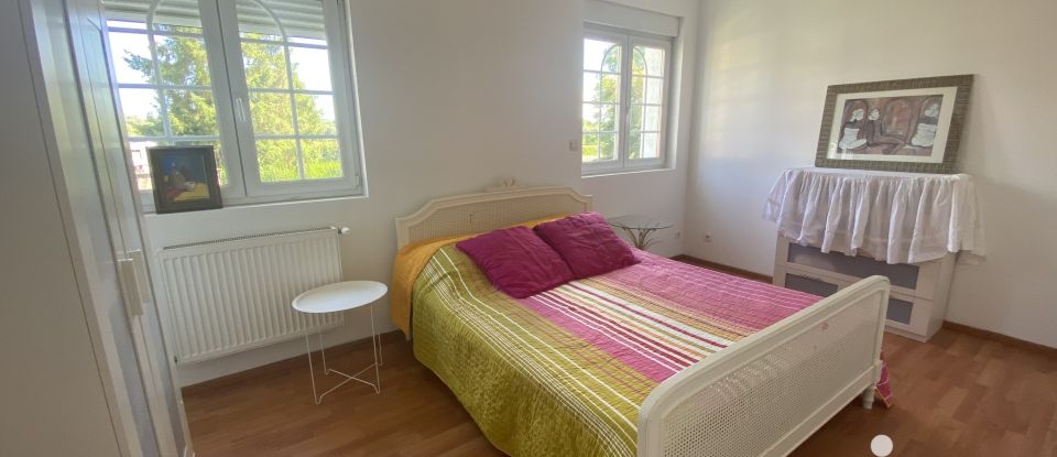 House 6 rooms of 260 m² in Ennetières-en-Weppes (59320)