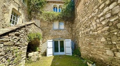 House 9 rooms of 232 m² in Saint-Jean-de-Ceyrargues (30360)