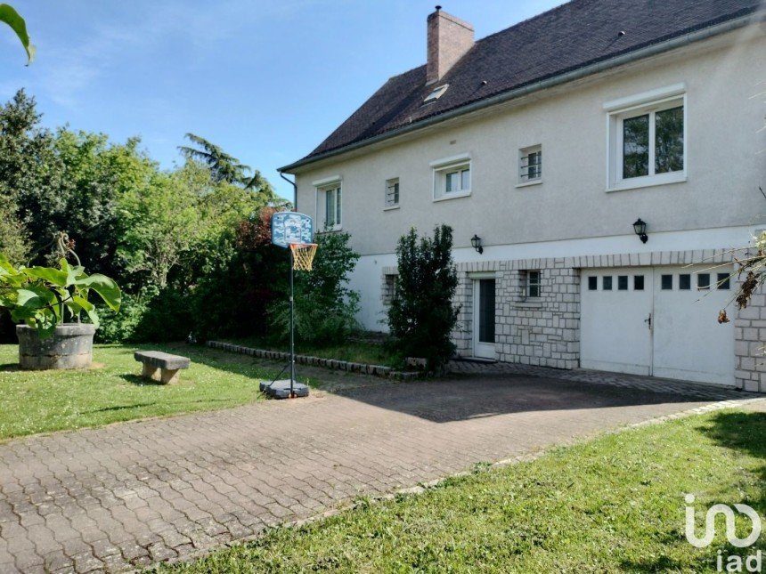 House 10 rooms of 224 m² in Amilly (45200)