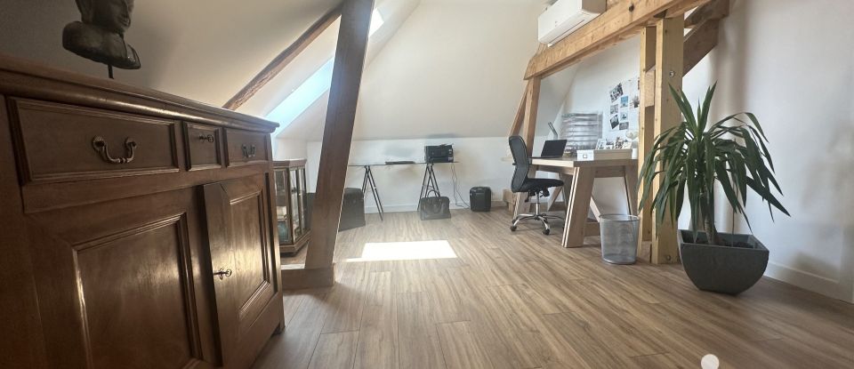 Maison 9 pièces de 260 m² à Les Avenières Veyrins-Thuellin (38630)