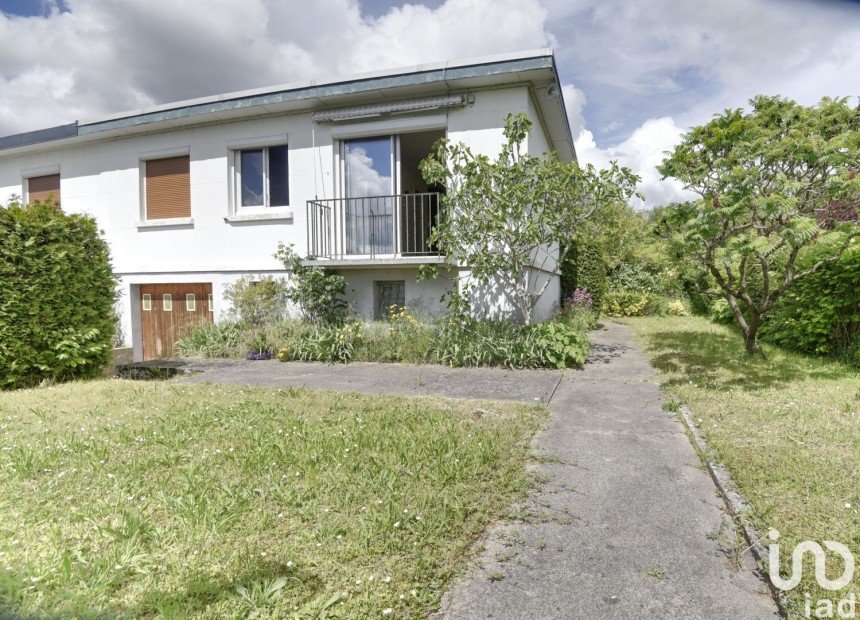 House 4 rooms of 61 m² in La Genevraye (77690)