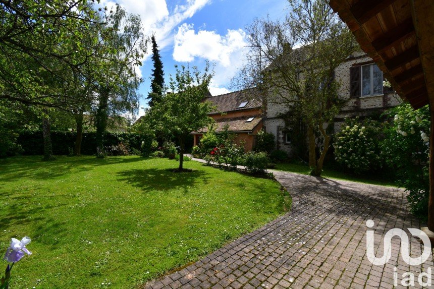 Country house 8 rooms of 263 m² in Bueil (27730)