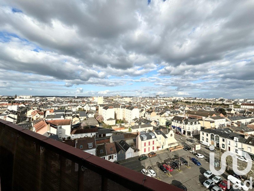 Apartment 3 rooms of 71 m² in Le Mans (72100)