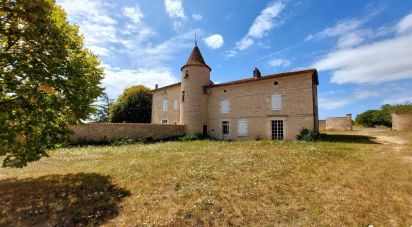 Castle 15 rooms of 550 m² in Charmé (16140)