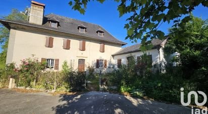 Maison traditionnelle 7 pièces de 190 m² à Charritte-de-Bas (64130)