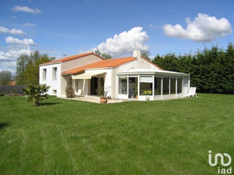 Maison 6 pièces de 112 m² à Bellevigny (85170)