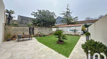 Village house 4 rooms of 145 m² in Ferrières (17170)