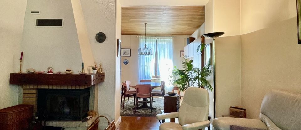 Traditional house 5 rooms of 143 m² in Aix-les-Bains (73100)