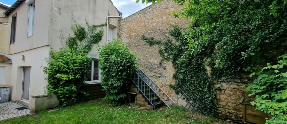 Maison 8 pièces de 185 m² à Poitiers (86000)