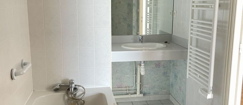 Apartment 1 room of 35 m² in Troyes (10000)