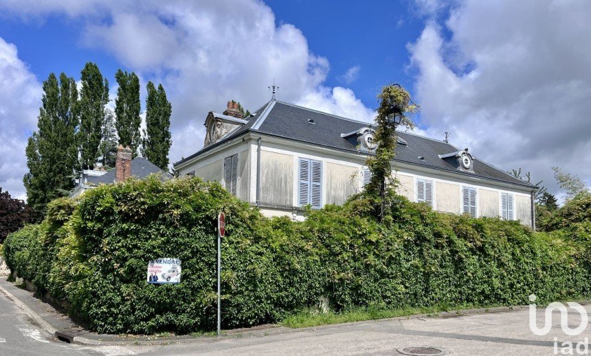 Maison 8 pièces de 180 m² à Saint-Sulpice-de-Favières (91910)