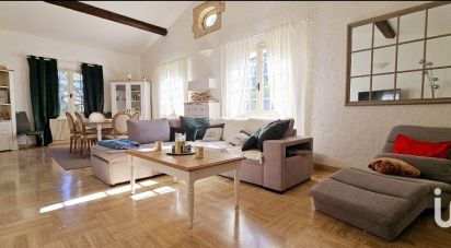 Maison traditionnelle 6 pièces de 220 m² à Garéoult (83136)