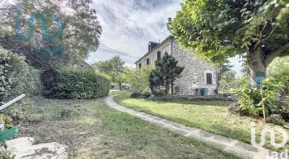 Traditional house 9 rooms of 178 m² in Saint-Maigner (63330)