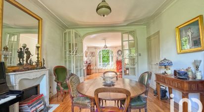 Mansion 7 rooms of 203 m² in Orsay (91400)