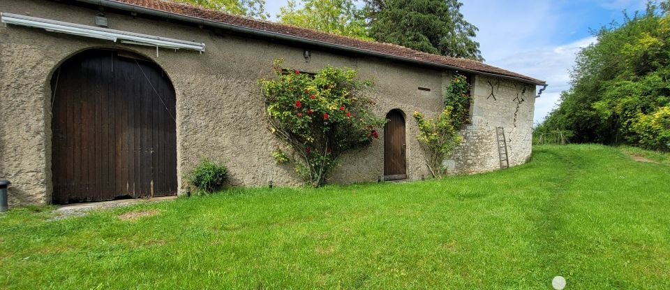 Country house 4 rooms of 103 m² in Sérigny (86230)
