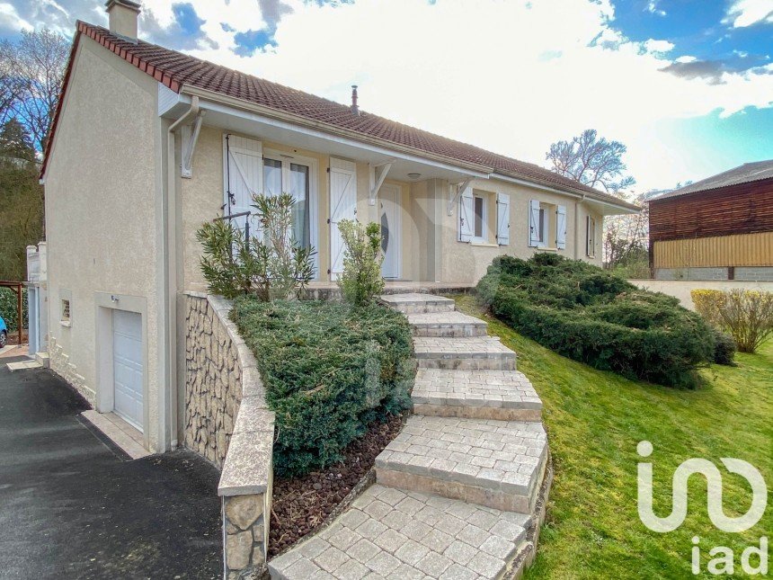 Maison 6 pièces de 143 m² à Montluçon (03100)