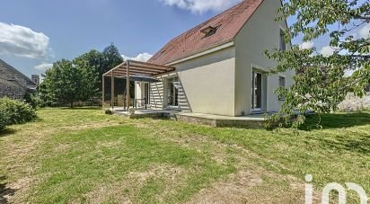 House 6 rooms of 130 m² in Videlles (91890)