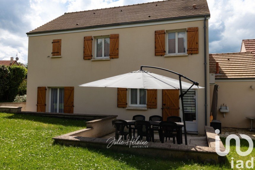 House 6 rooms of 134 m² in Villiers-Saint-Frédéric (78640)