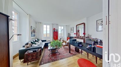 Maison 8 pièces de 238 m² à Saint-Soulan (32220)