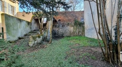 Land of 400 m² in Moulins (03000)