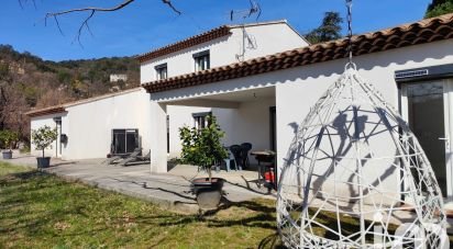 Traditional house 8 rooms of 168 m² in Collobrières (83610)