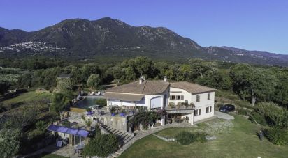 House 9 rooms of 291 m² in Valle-di-Campoloro (20221)