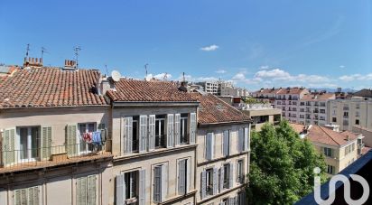 Appartement 3 pièces de 77 m² à Marseille (13005)