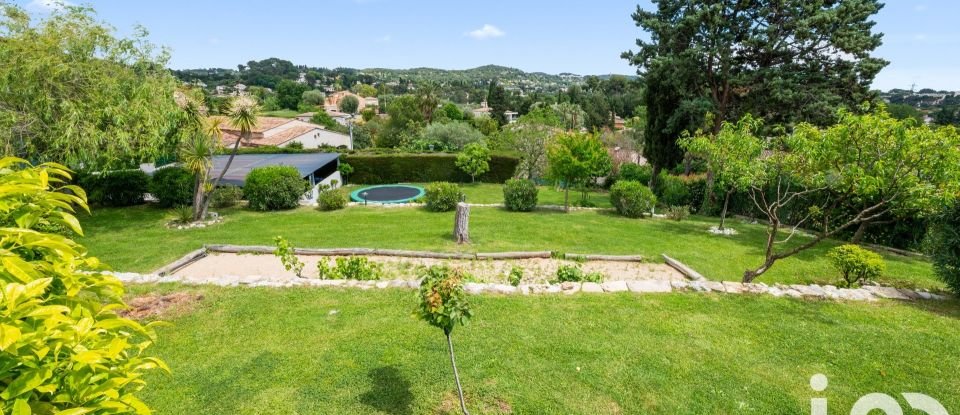 House 7 rooms of 237 m² in Mougins (06250)