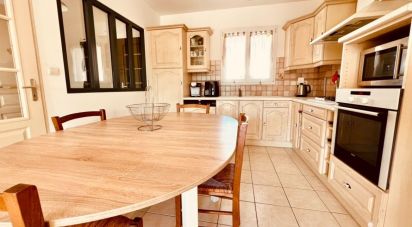 House 8 rooms of 182 m² in Bouteville (16120)