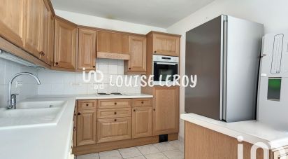 Apartment 3 rooms of 80 m² in Dourdan (91410)