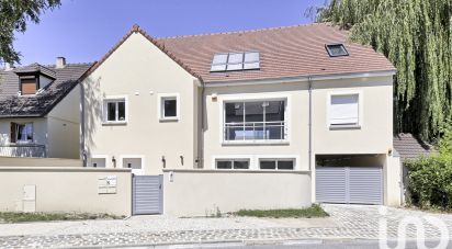 Block of flats in Magny-le-Hongre (77700) of 395 m²