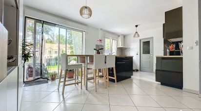 House 6 rooms of 110 m² in Rambouillet (78120)