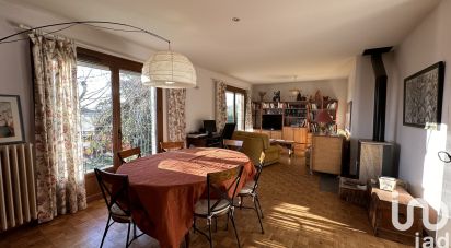 House 5 rooms of 120 m² in Ambarès-et-Lagrave (33440)