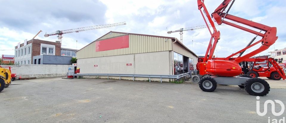 Business premises of 3,800 m² in Ballainvilliers (91160)