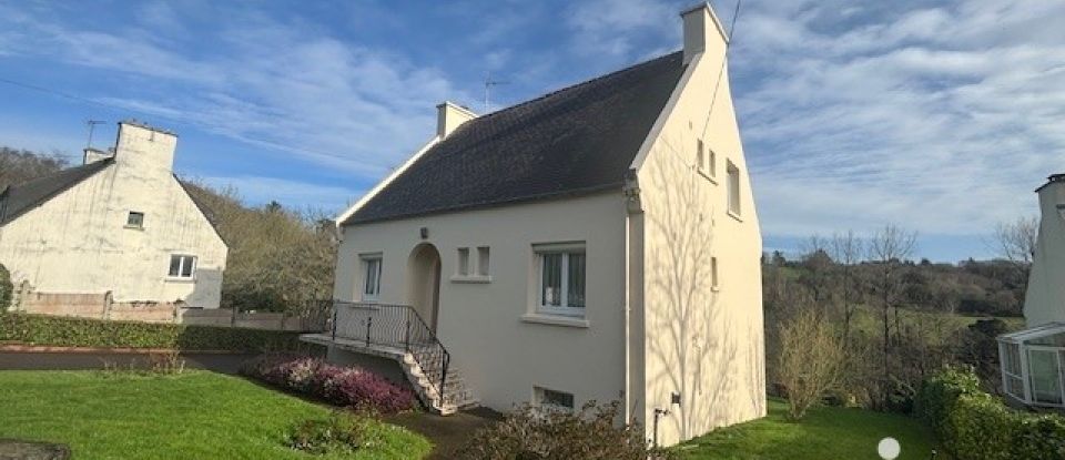 Maison traditionnelle 7 pièces de 113 m² à Plouédern (29800)