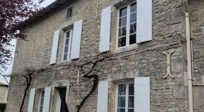 House 5 rooms of 150 m² in Saint-Coutant (16350)