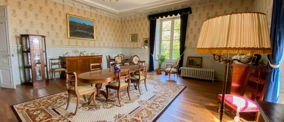 Château 72 pièces de 4 200 m² à Blet (18350)
