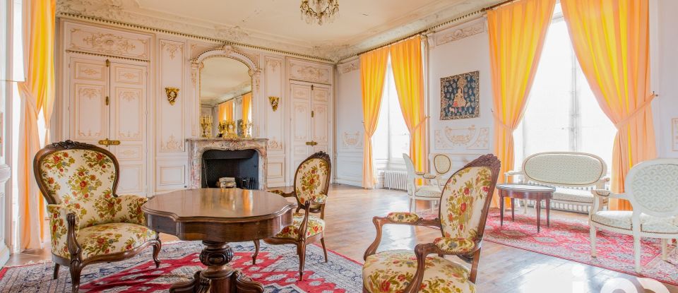 Château 72 pièces de 4 200 m² à Blet (18350)