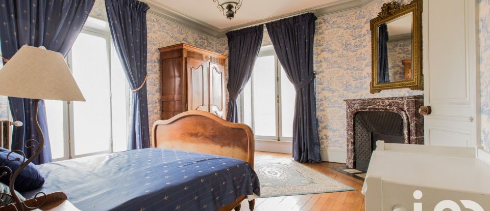 Château 72 pièces de 4 200 m² à Blet (18350)