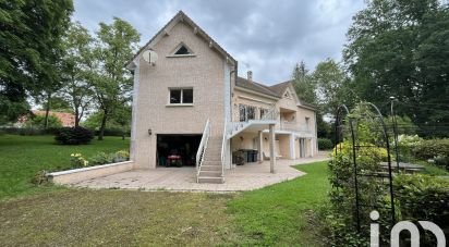 Maison traditionnelle 7 pièces de 280 m² à Boissy-le-Châtel (77169)