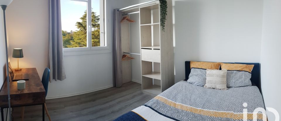 Apartment 4 rooms of 70 m² in Pau (64000)
