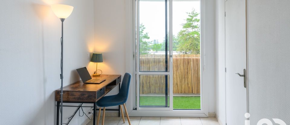 Apartment 4 rooms of 70 m² in Pau (64000)