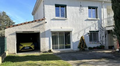 House 7 rooms of 215 m² in Oraison (04700)