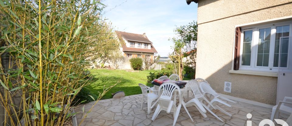 Traditional house 6 rooms of 140 m² in Goussainville (95190)