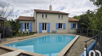 Country house 5 rooms of 151 m² in Romagne (86700)