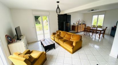 House 5 rooms of 135 m² in Pleumeur-Bodou (22560)